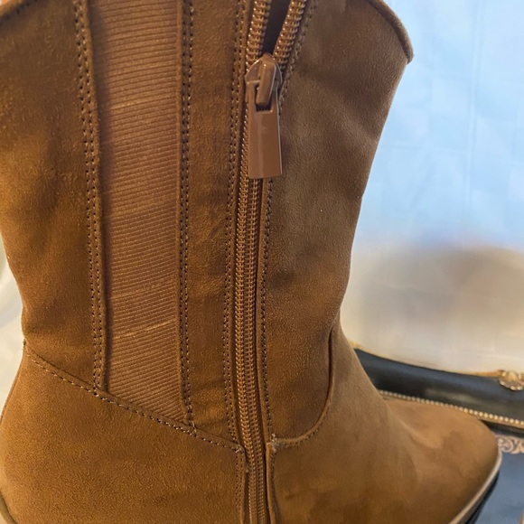 torrid Western Pull On Bootie Boots Cognac color size 7.5 WW - Picture 6 of 14